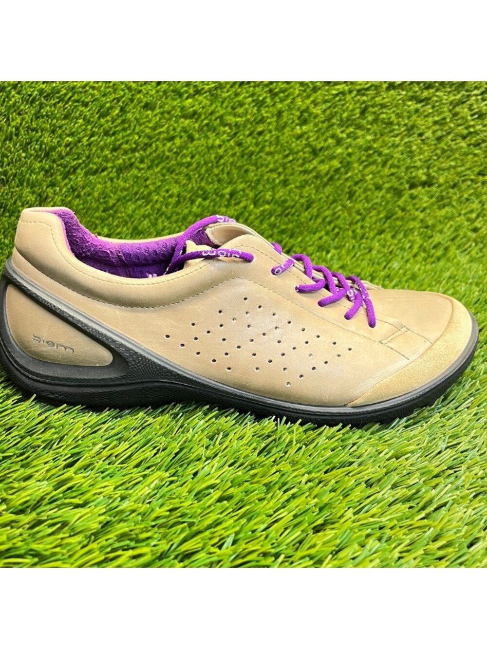 Ecco Biom Fjuel Train Womens Size 7 Beige Tan Black Casual Leather Golf Shoes